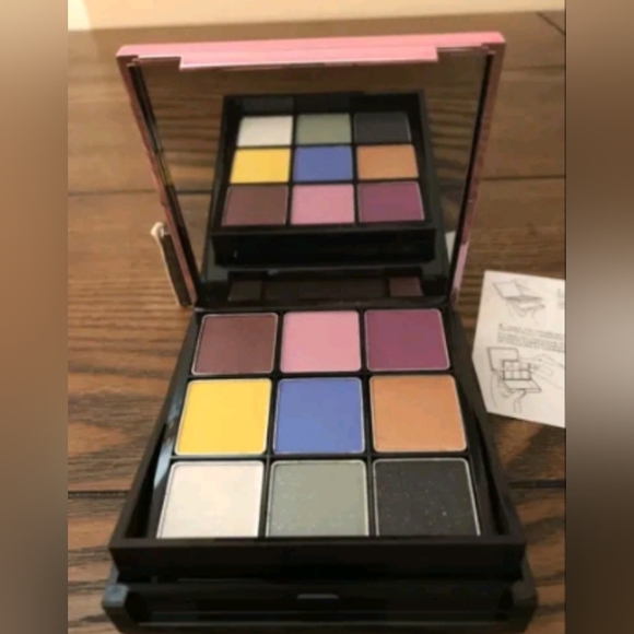 New Avon Super Flip Color Kit w/ Mirror 9 Eyeshadows Bronzer,Blush, Powder - Picture 3 of 4